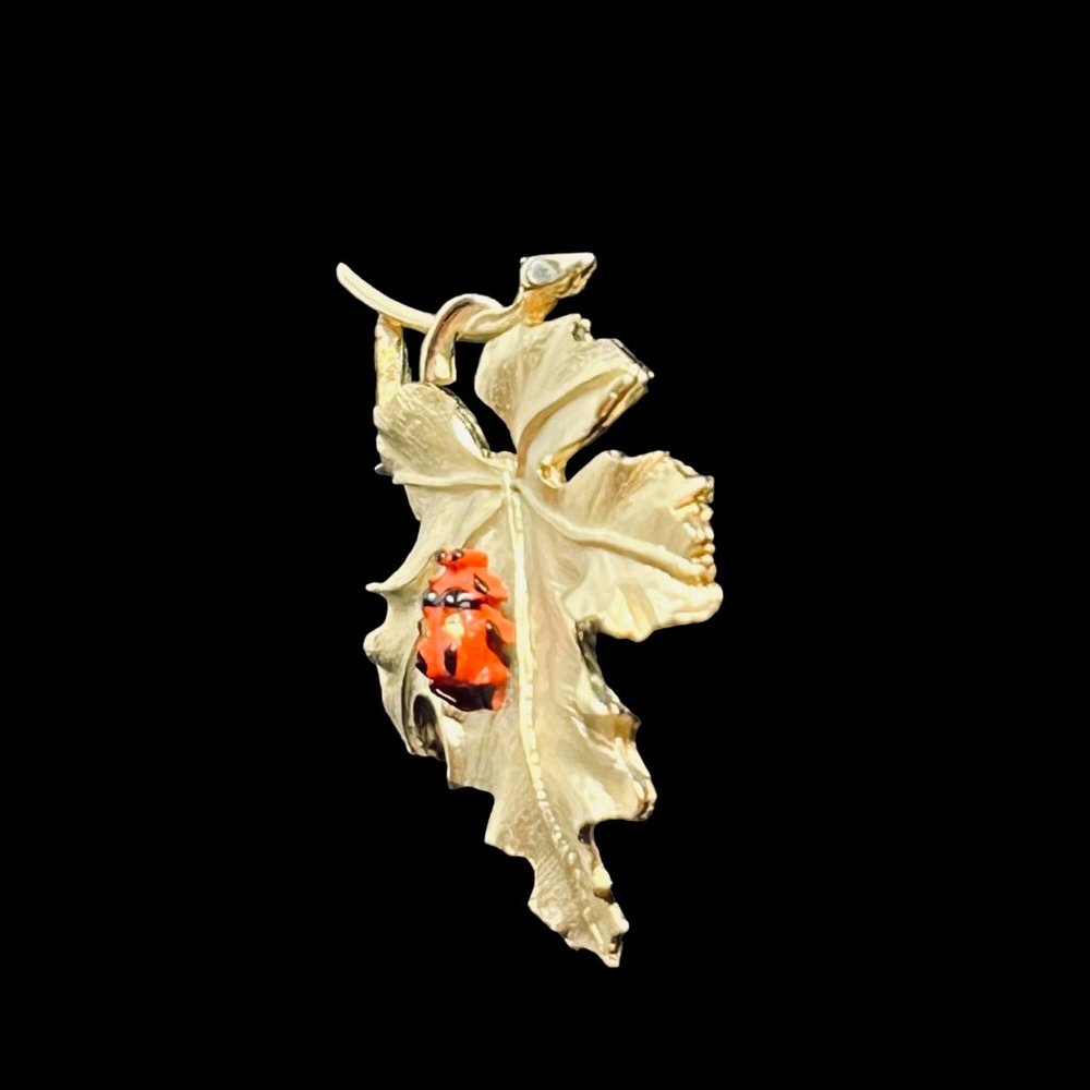 Vintage Sarah Coventry Gold Tone Leaf With Lady Bug Brooch (4626) - Picture 3 of 6